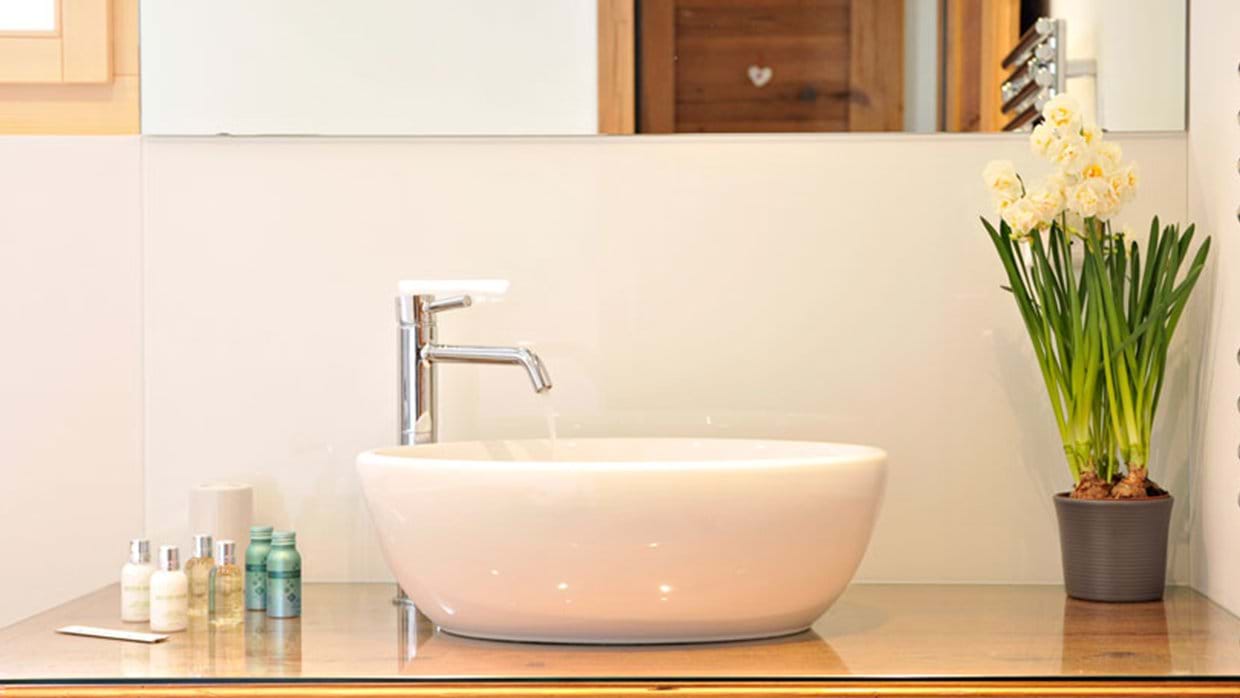 8545953sink-detail.jpg