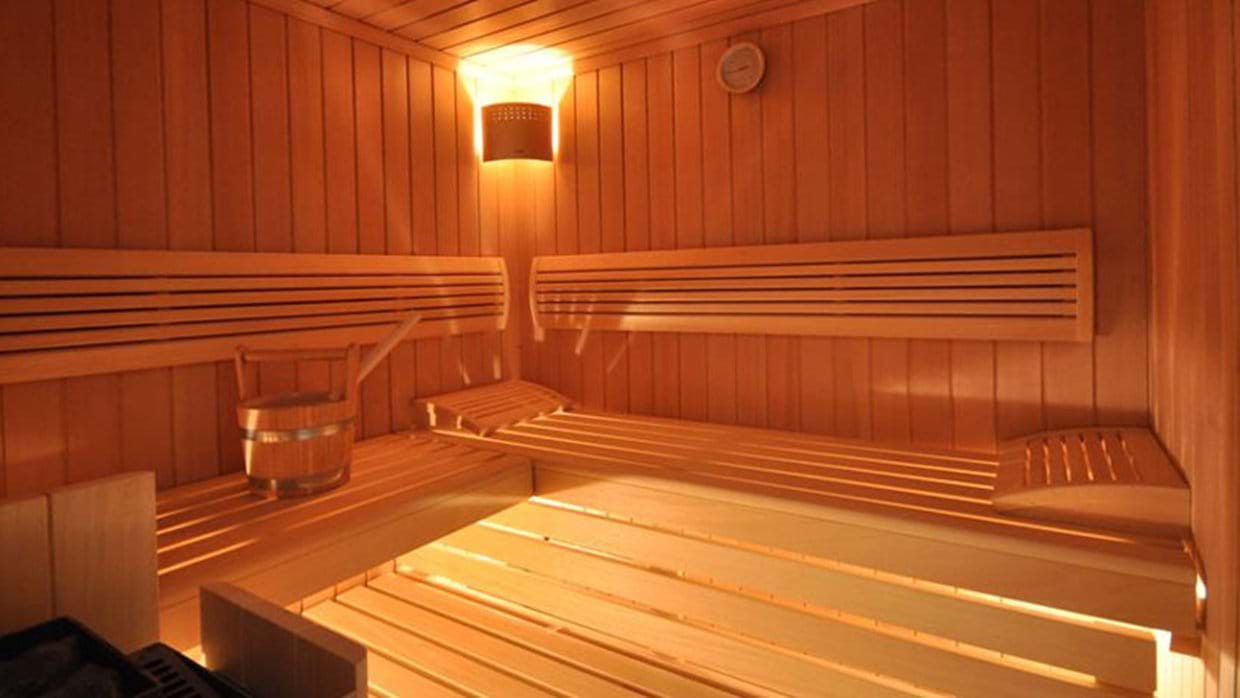 3396265sauna.jpg