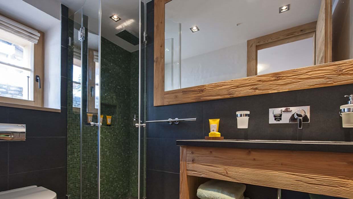 7782556bathroom-2.jpg