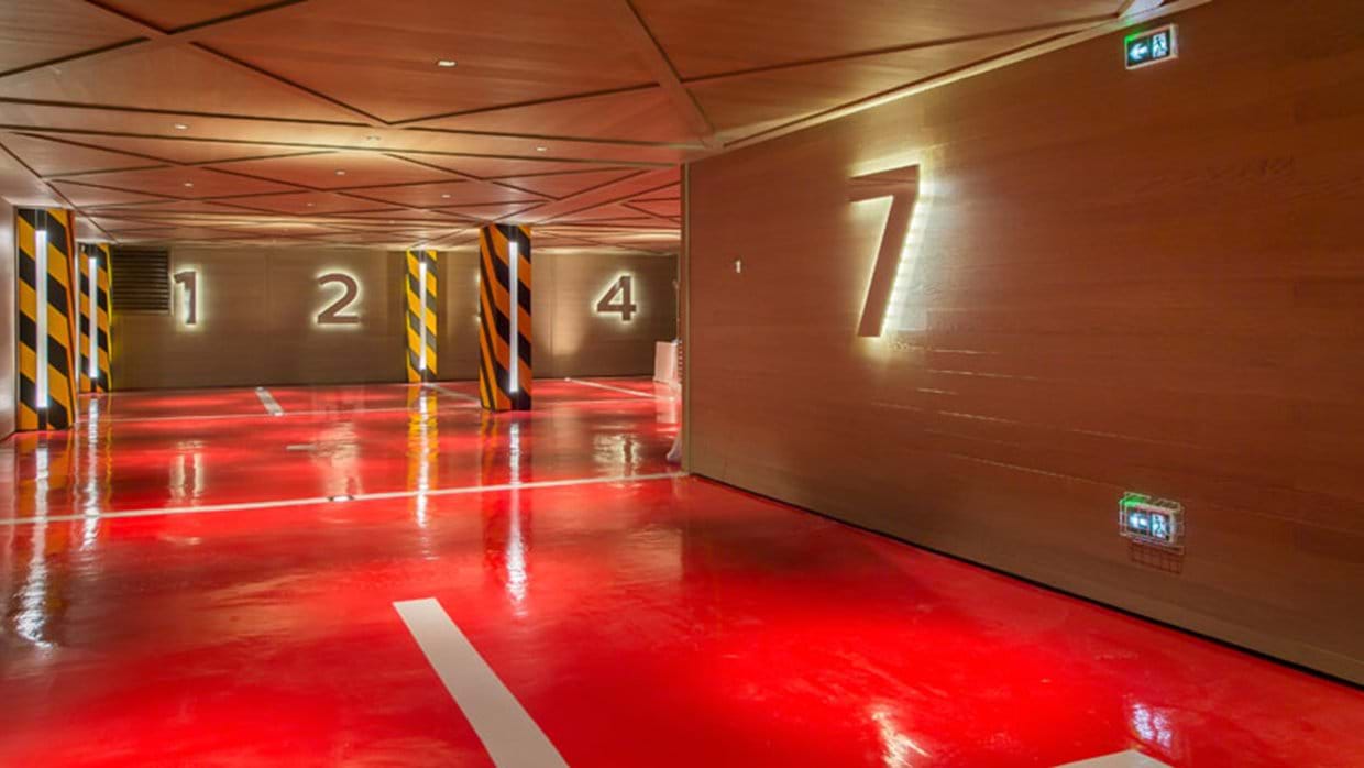 La Datcha Courchevel 1850 Luxury Ski Garage img