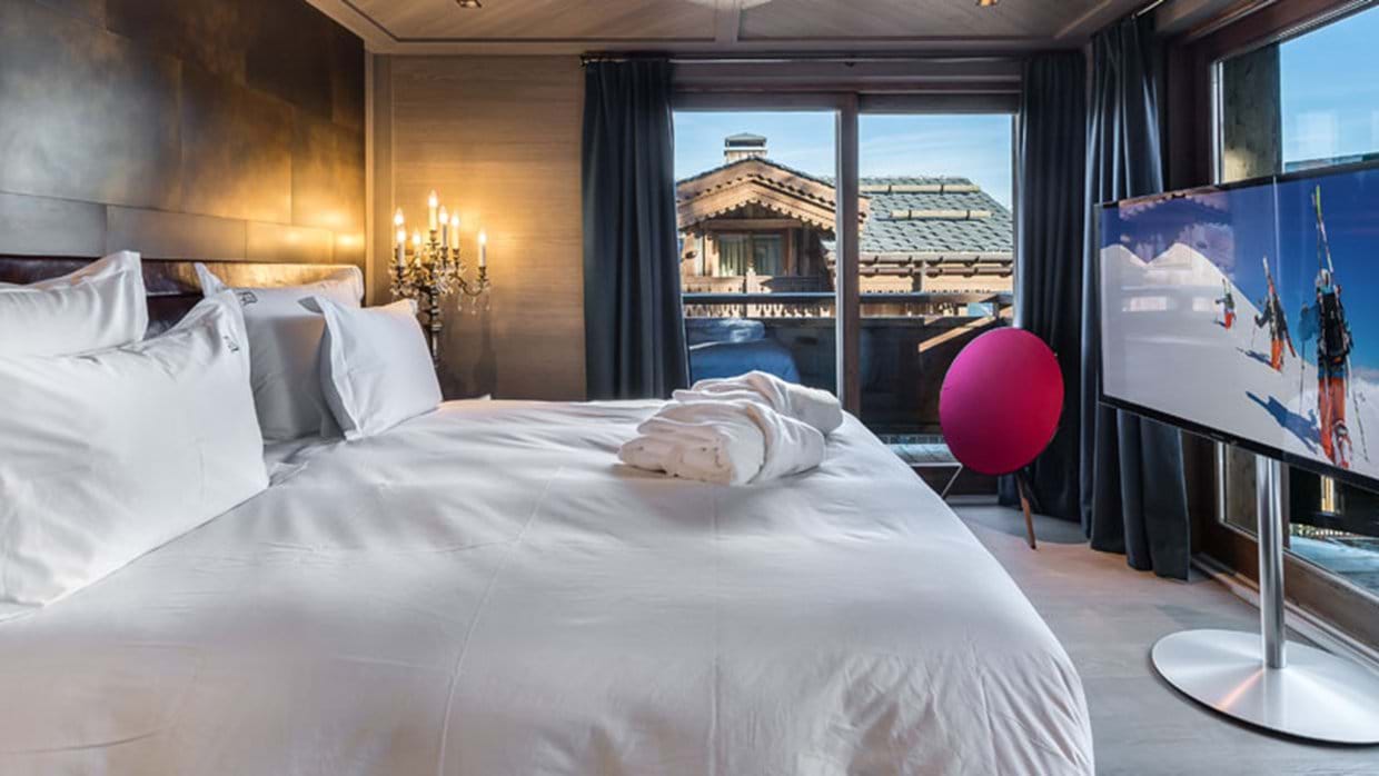 La Datcha Courchevel 1850 Luxury Ski Bedroom 1 img