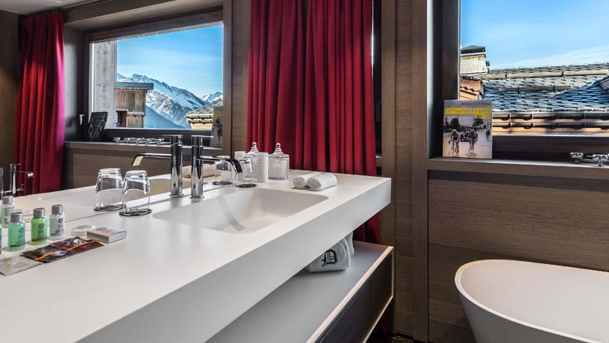 La Datcha Courchevel 1850 Luxury Ski Bathroom img