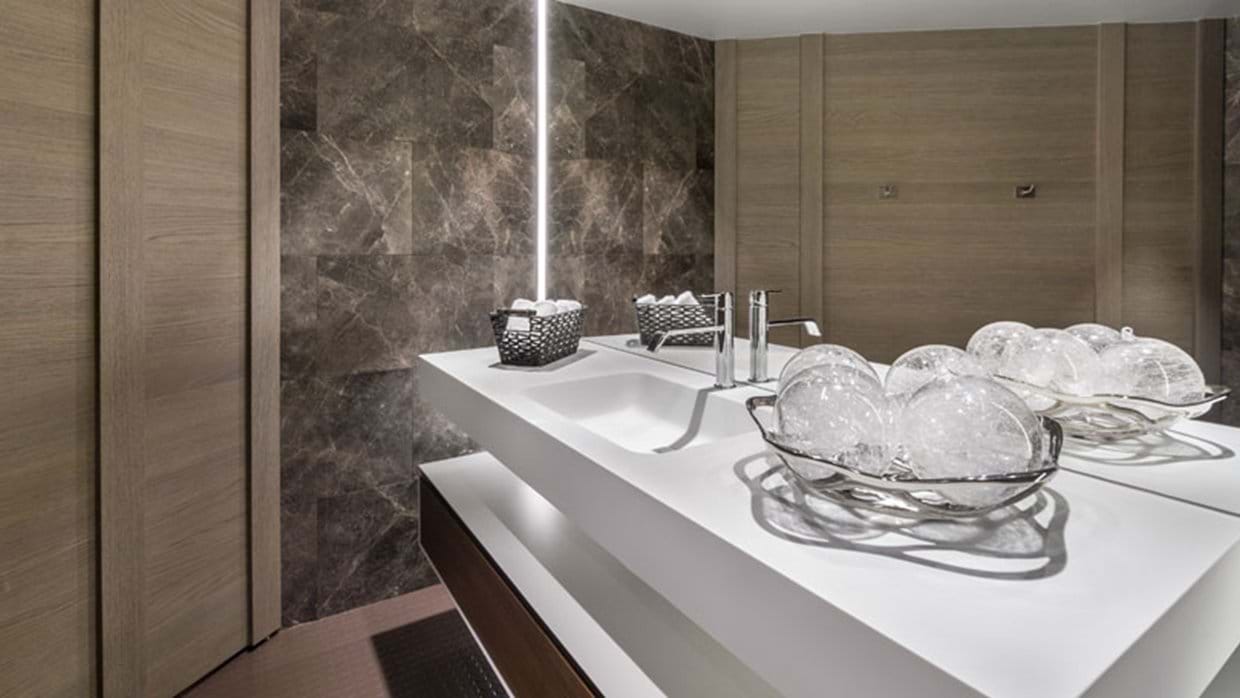 La Datcha Courchevel 1850 Luxury Ski Bathroom 2 img
