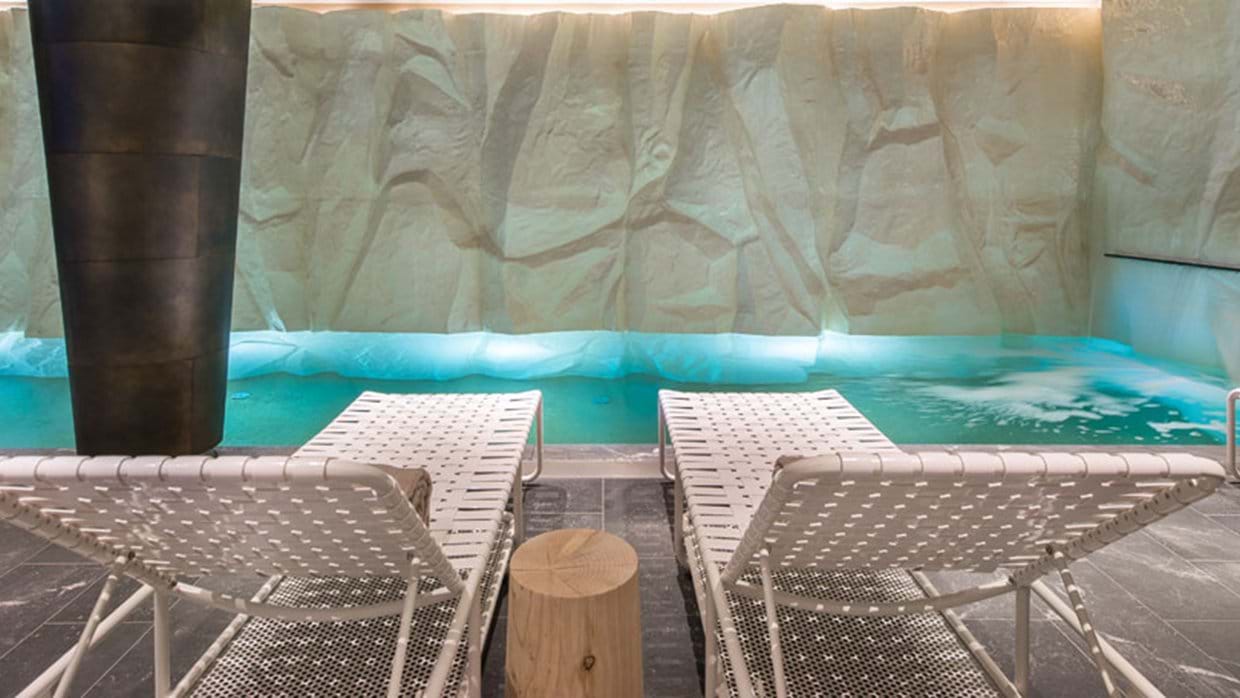 La Datcha Courchevel 1850 Luxury Ski Pool 2 img