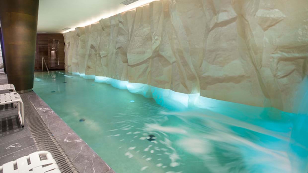 La Datcha Courchevel 1850 Luxury Ski Pool img