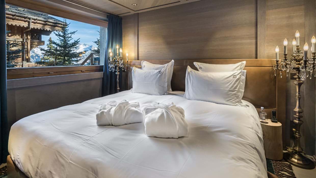 La Datcha Courchevel 1850 Luxury Ski Bedroom 6 img