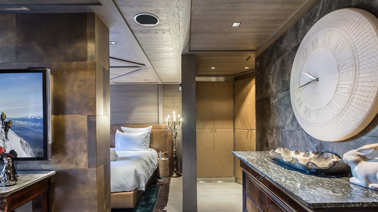La Datcha Courchevel 1850 Luxury Ski Bedroom 7 img