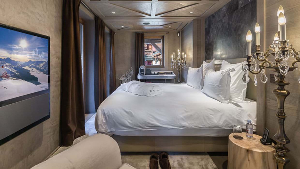 La Datcha Courchevel 1850 Luxury Ski Bedroom 3 img