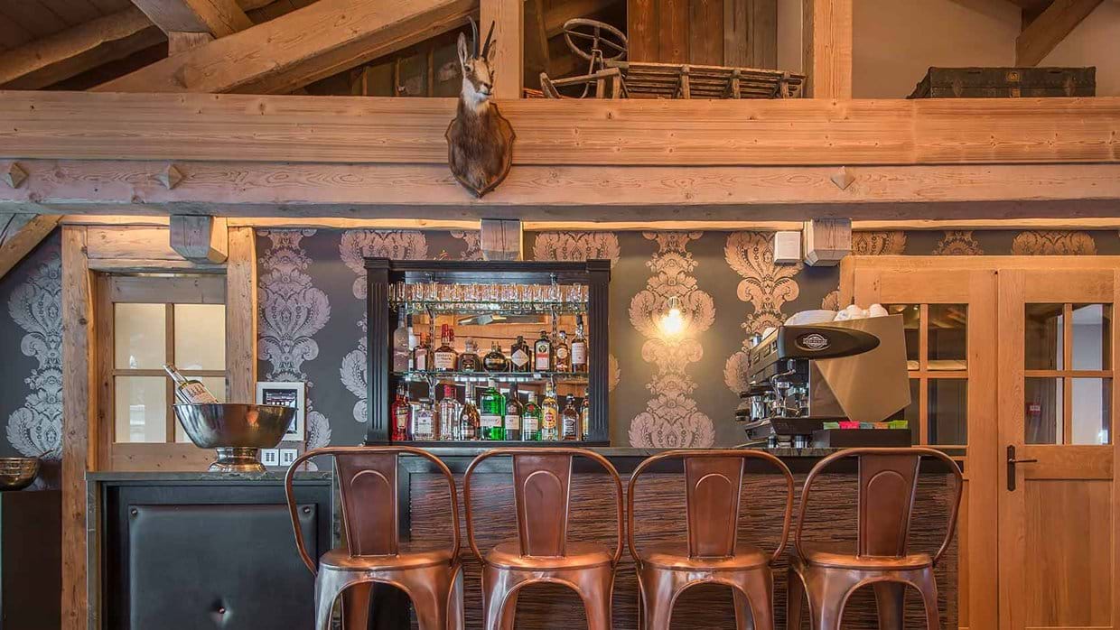 chalet_de_la_cloche_tignes_bar.jpg