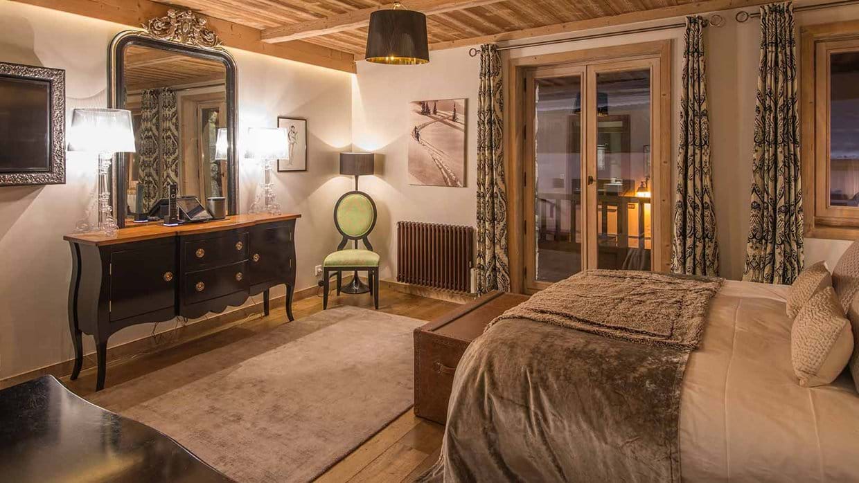 chalet_de_la_cloche_tignes_bedroom_2.jpg