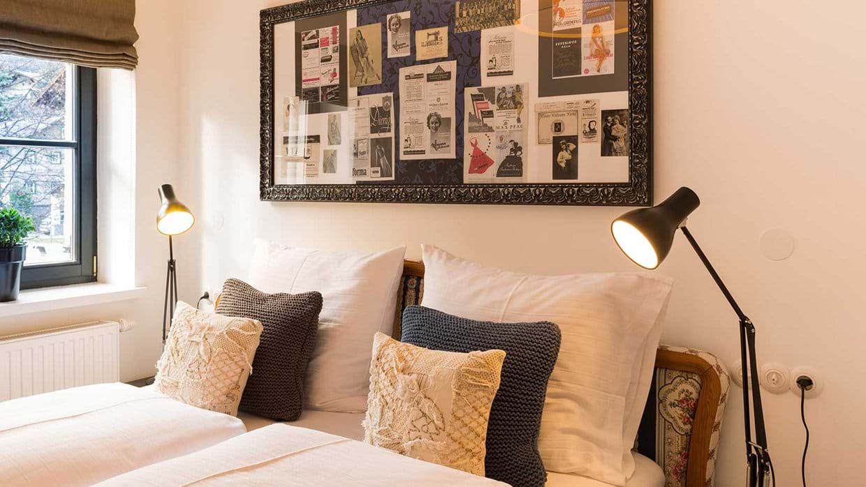 sweet_little_home_st_anton_austria_luxury_ski_bedroom_3.jpg