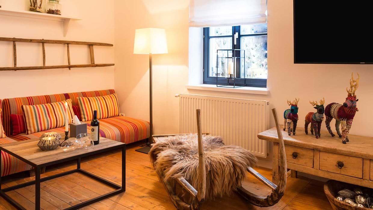 sweet_little_home_st_anton_austria_luxury_ski_living_area.jpg
