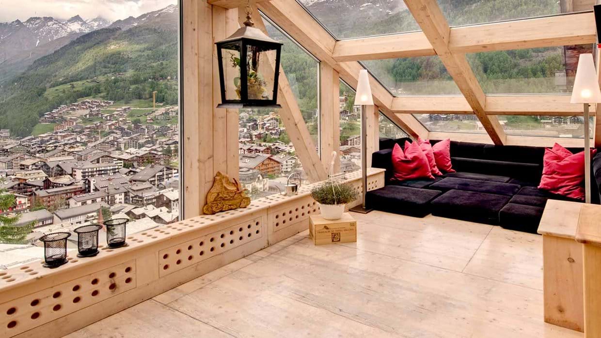 chalet_heinz_julen_penthouse_zermatt_switzerland_luxury_ski_holiday_living_area_2jpg.jpg