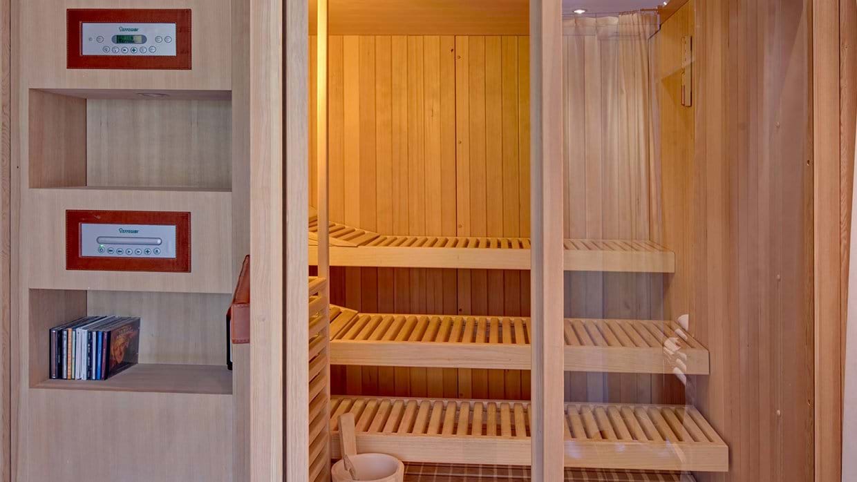 chalet_heinz_julen_penthouse_zermatt_switzerland_luxury_ski_holiday_sauna.jpg