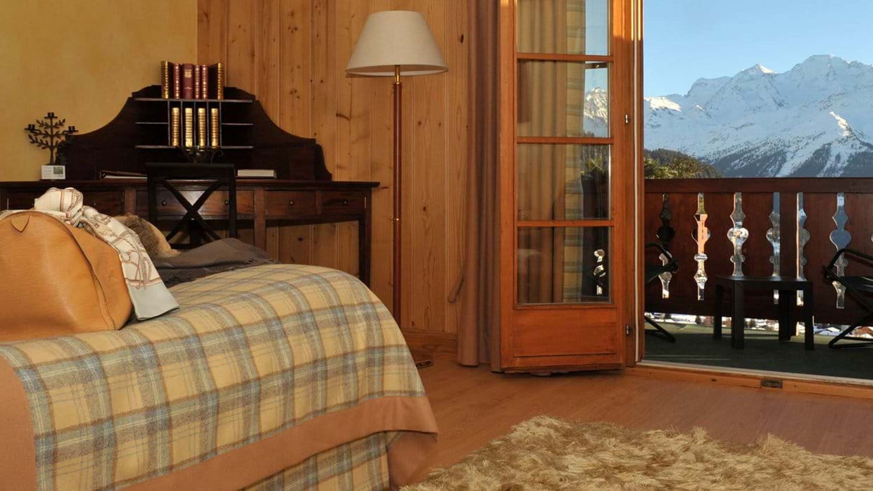 chalet_d_adrien_verbier_switzerland_bedroom_luxury_hotel.jpg