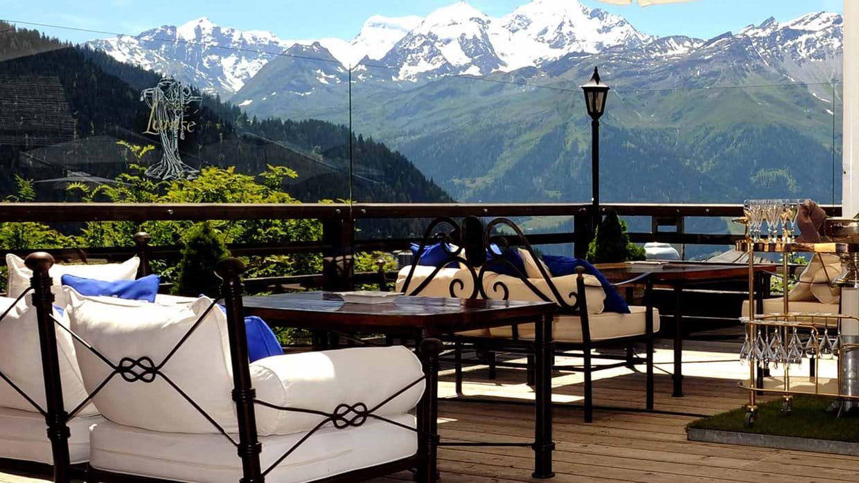chalet_d_adrien_verbier_switzerland_outdoor_lounge_luxury_hotel.jpg