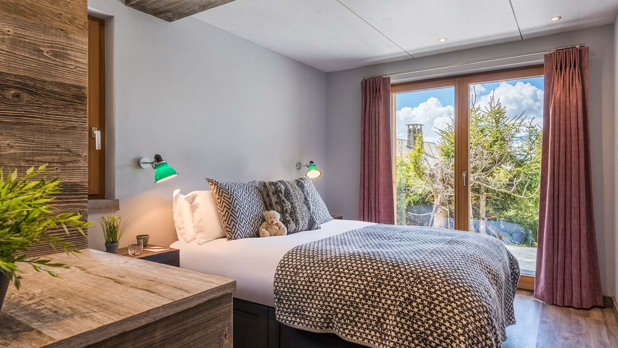 chalet_mowgli_verbier_luxury_ski_chalet_oxfrod_ski_company_luxury_ski_bedroom5.jpg