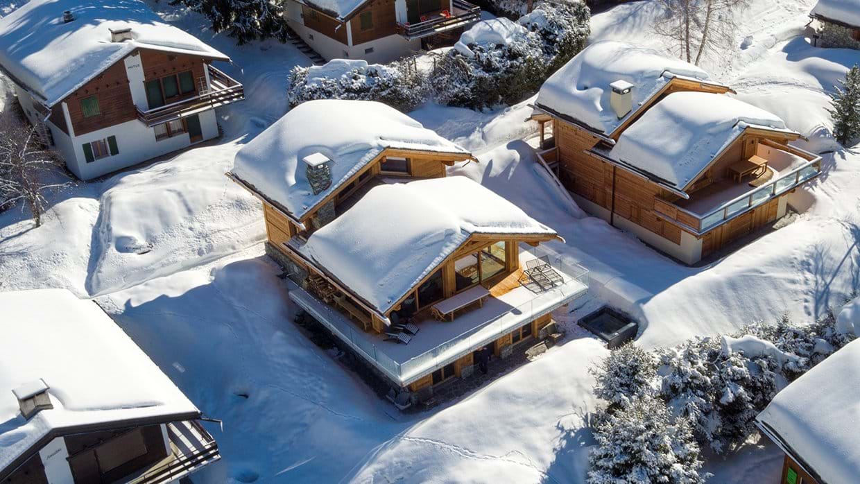 chalet_mowgli_verbier_luxury_ski_chalet_oxfrod_ski_company_luxury_ski_drone.jpg