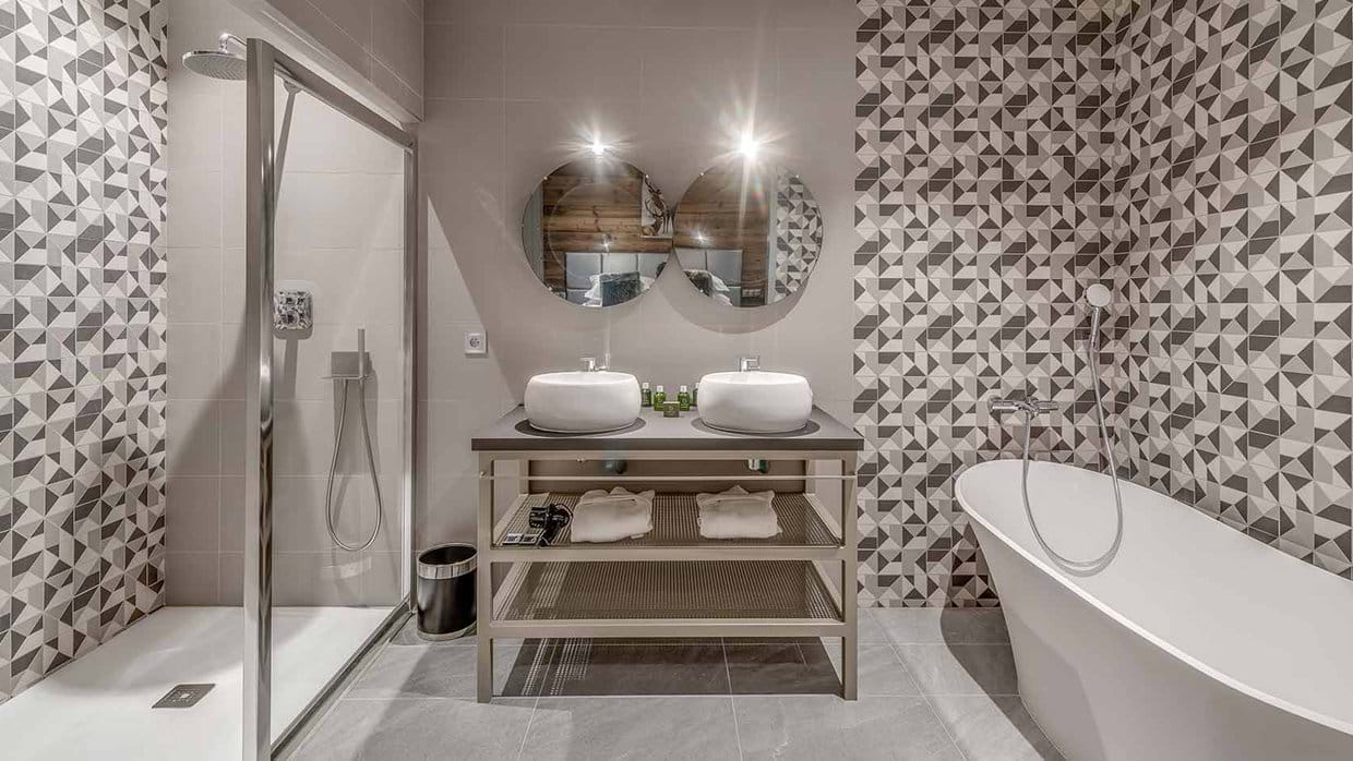 tango_residence_tignes_luxury_ski_chalet_luxury_ski_oxford_ski_bathroom_1.jpg