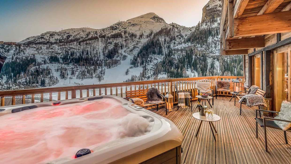 tango_residence_tignes_luxury_ski_chalet_luxury_ski_oxford_ski_balcony_1.jpg