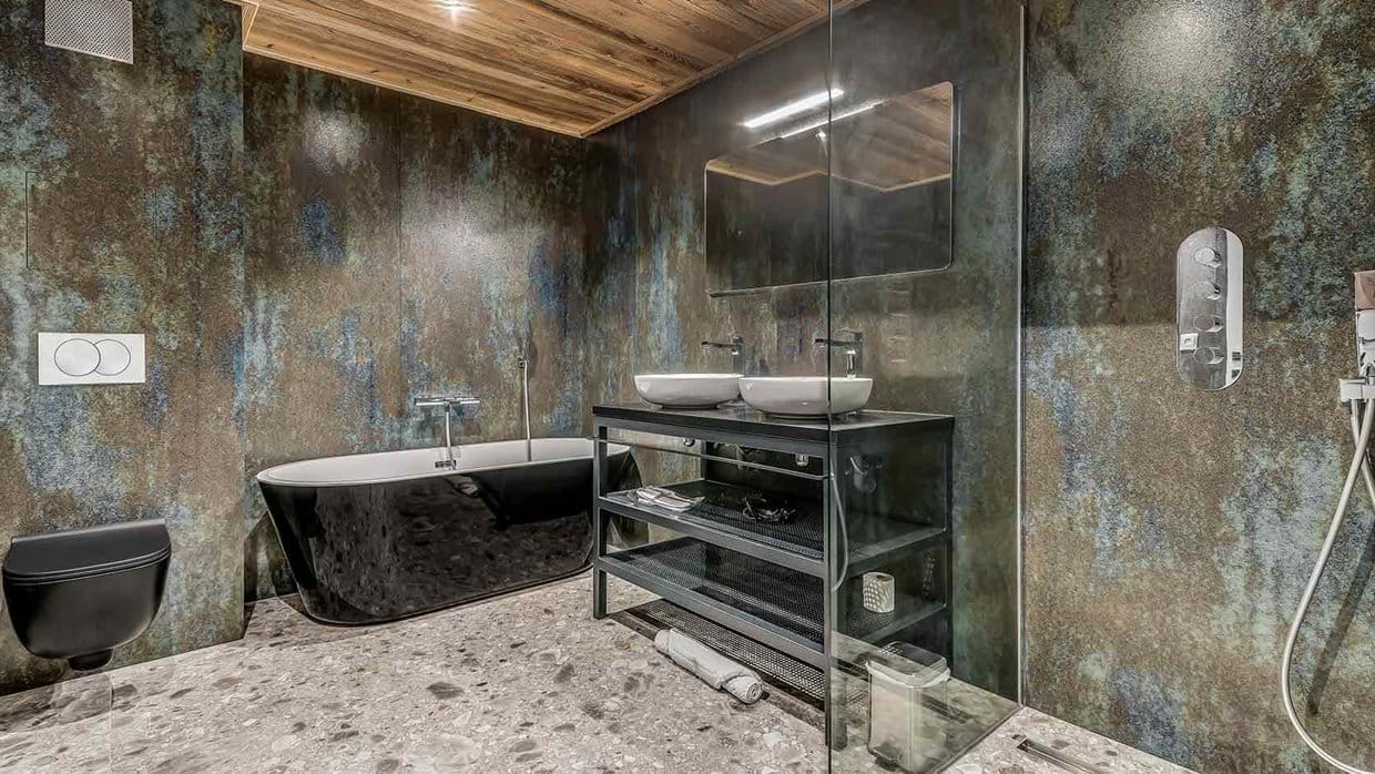 charlie_residence_tignes_luxury_ski_chalet_luxury_ski_oxford_ski_bathroom_1.jpg