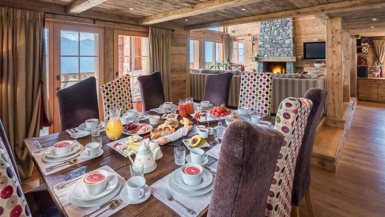 chalet_petit_ours_verbier_luxury_ski_chalet_luxury_ski_oxford_ski_dining_room.jpg