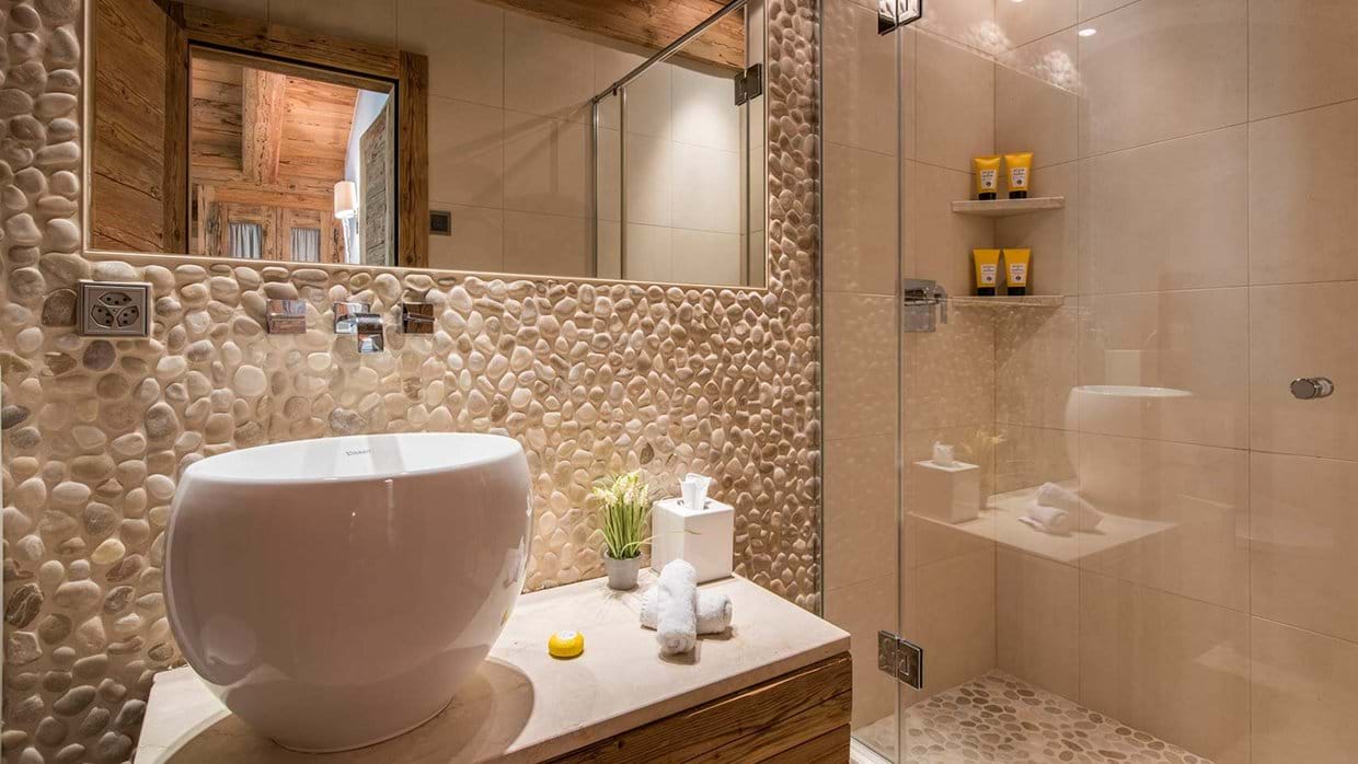 chalet_petit_ours_verbier_luxury_ski_chalet_luxury_ski_oxford_ski_bathroom_1.jpg