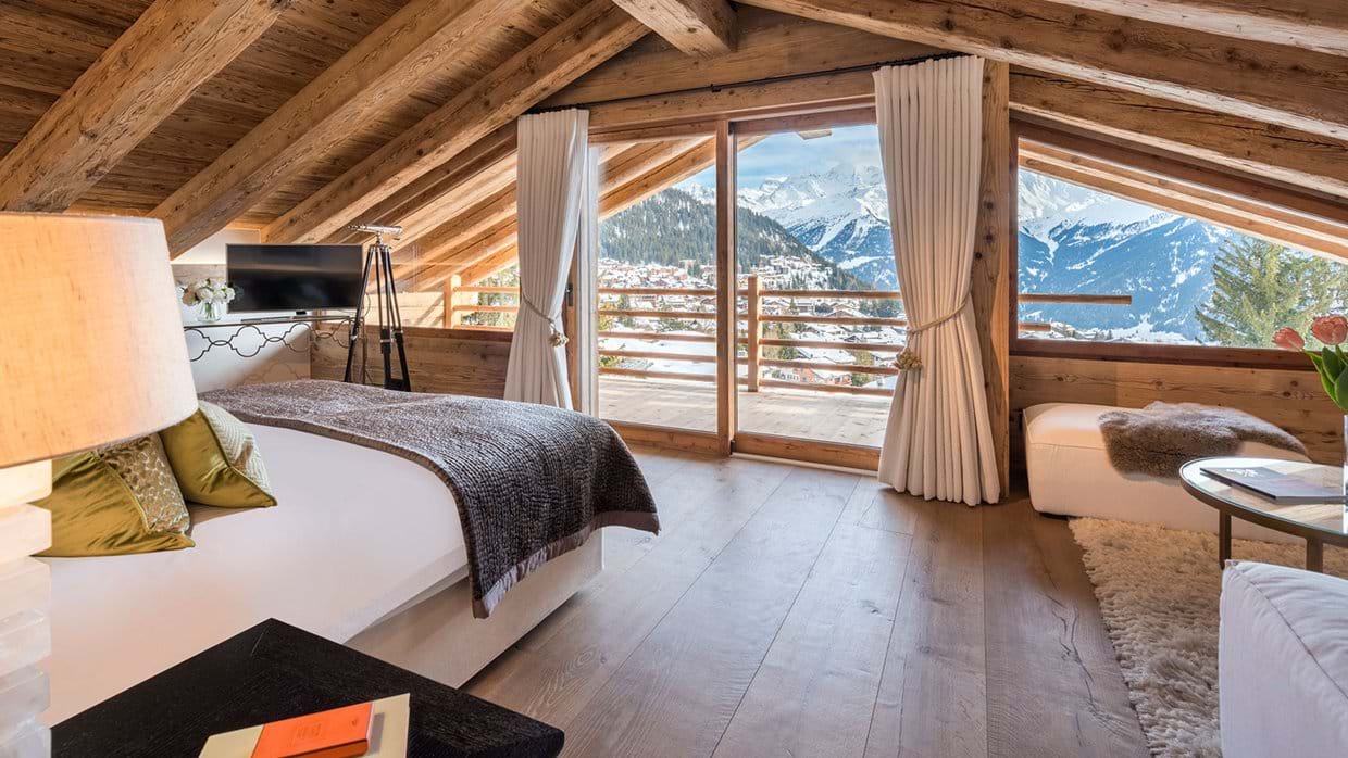 chalet_bioley_luxury_ski_chalet_oxford_ski_bedroom_1.jpg