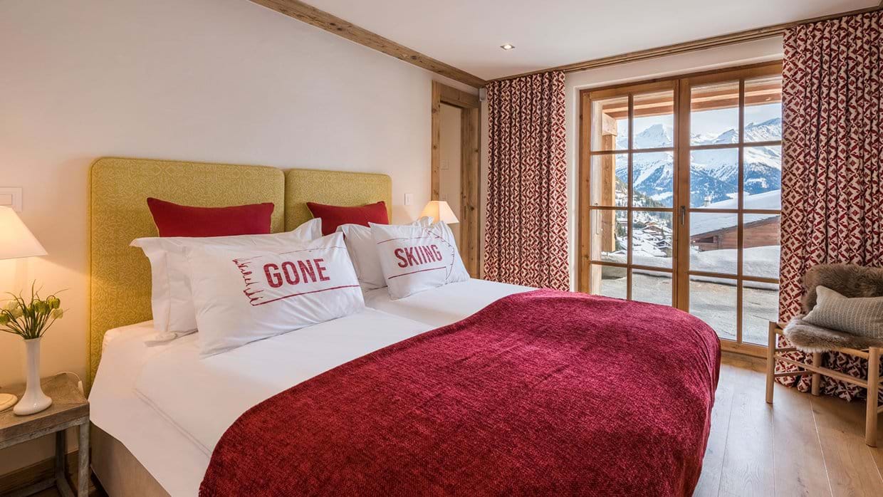 chalet_bioley_luxury_ski_chalet_oxford_ski_bedroom_2.jpg