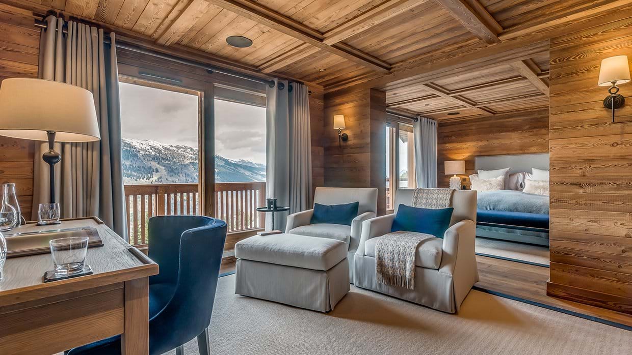 luxury_ski_chalet_petit_chamois_oxford_ski_luxury_ski_meribel_bedroom1.jpg