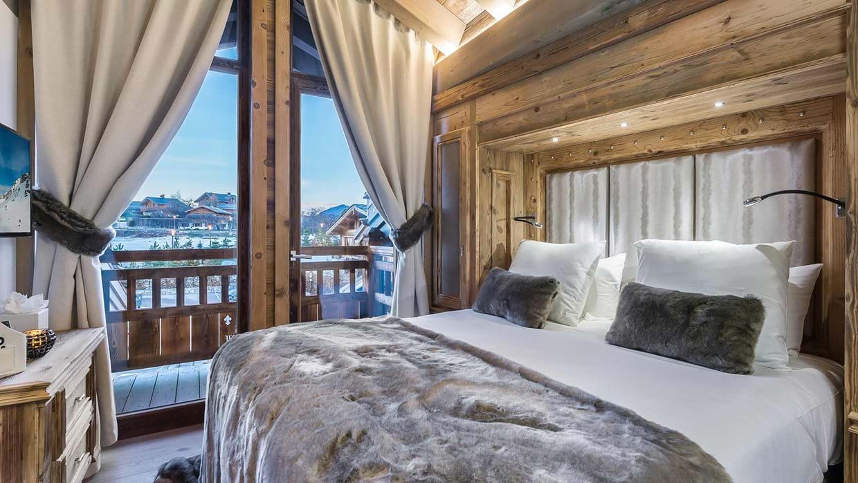 The_White_Chalet_Courchevel_Le Praz_Bedroom_img.jpg