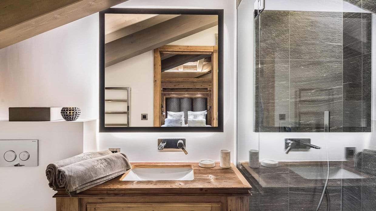 The_White_Chalet_Courchevel_Le Praz_Bathroom_img.jpg