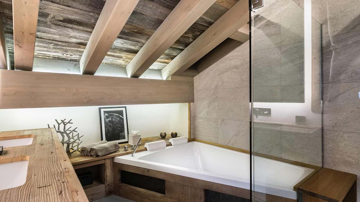 The_White_Chalet_Courchevel_Le Praz_Bathroom2_img.jpg