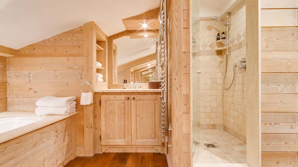 chalet_grand_tetras_val_disere_oxford_ski_bathroom3.jpg