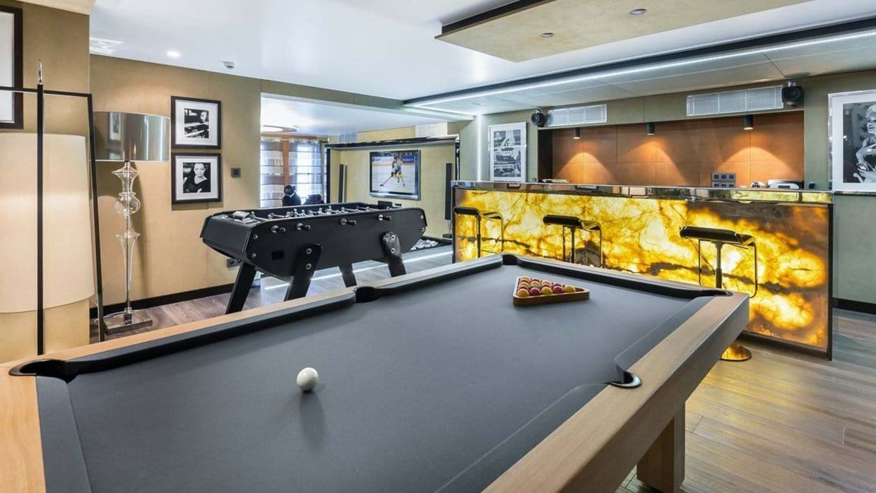 chalet_des_sens_megeve_oxford_ski_luxury_ski_chalet_pool_table.jpg
