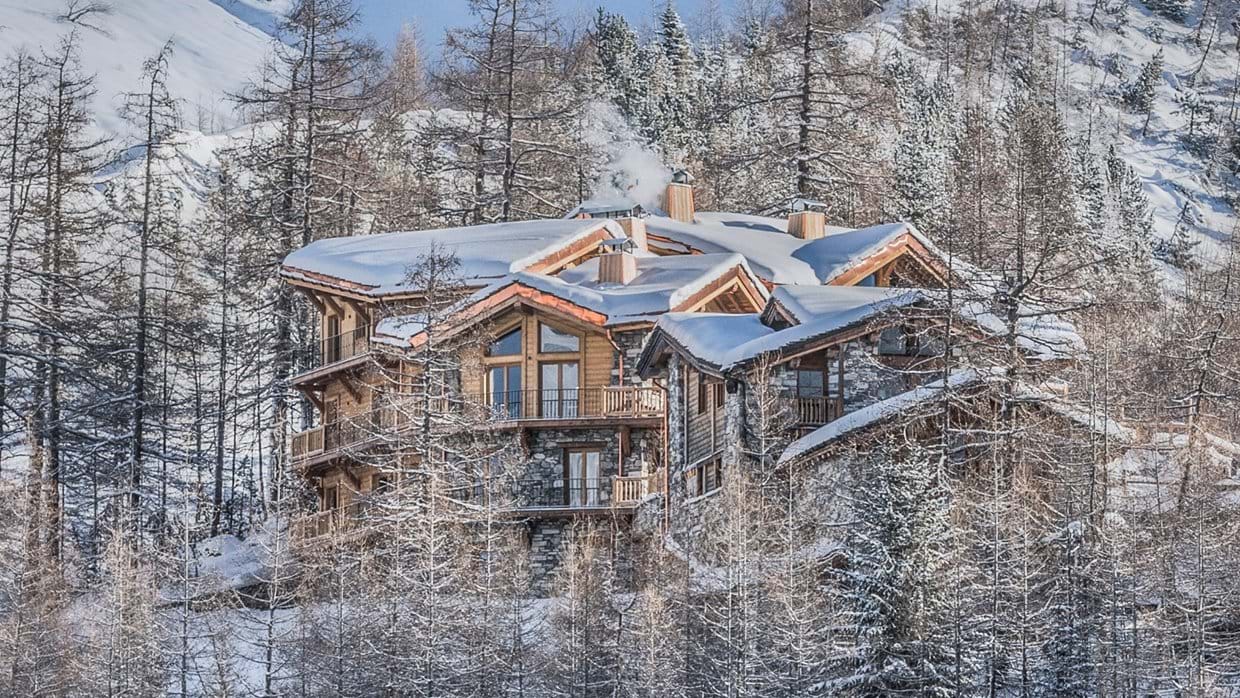 chalet_o_valala_val_disere_oxford_ski_exterior_far.jpg