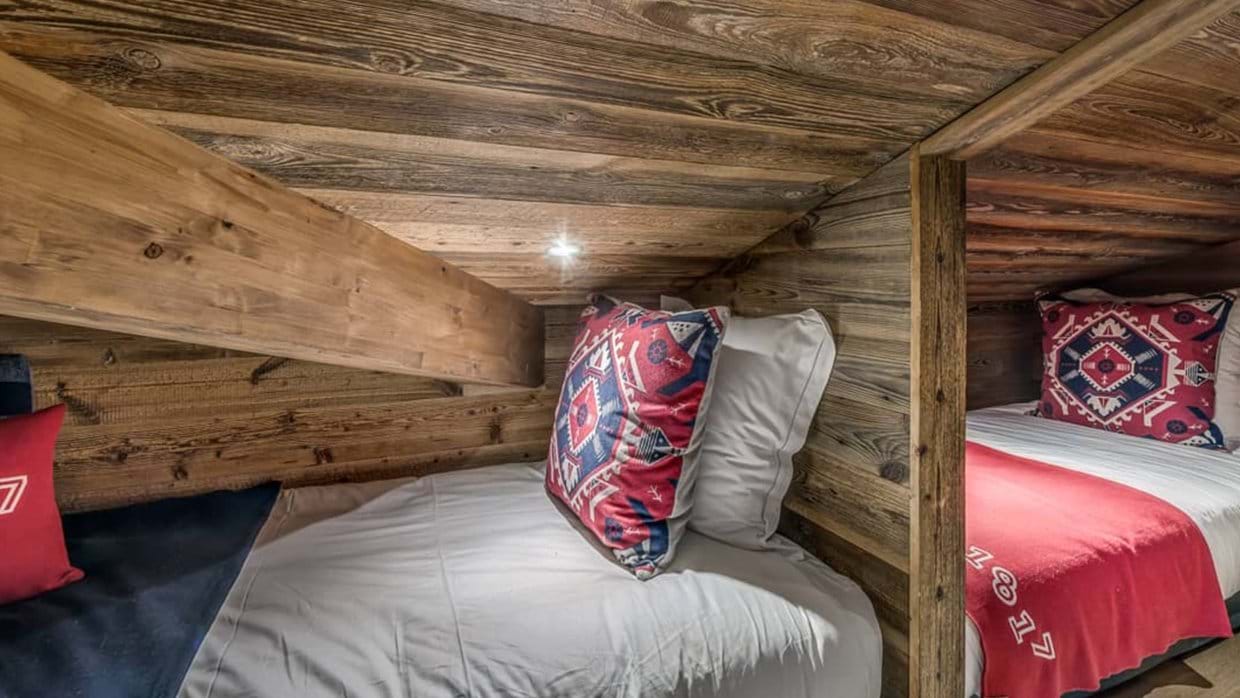 apartment_ben_nevis_les_gets_oxford_ski_luxury_ski_chalet_bunk_room-min.jpg
