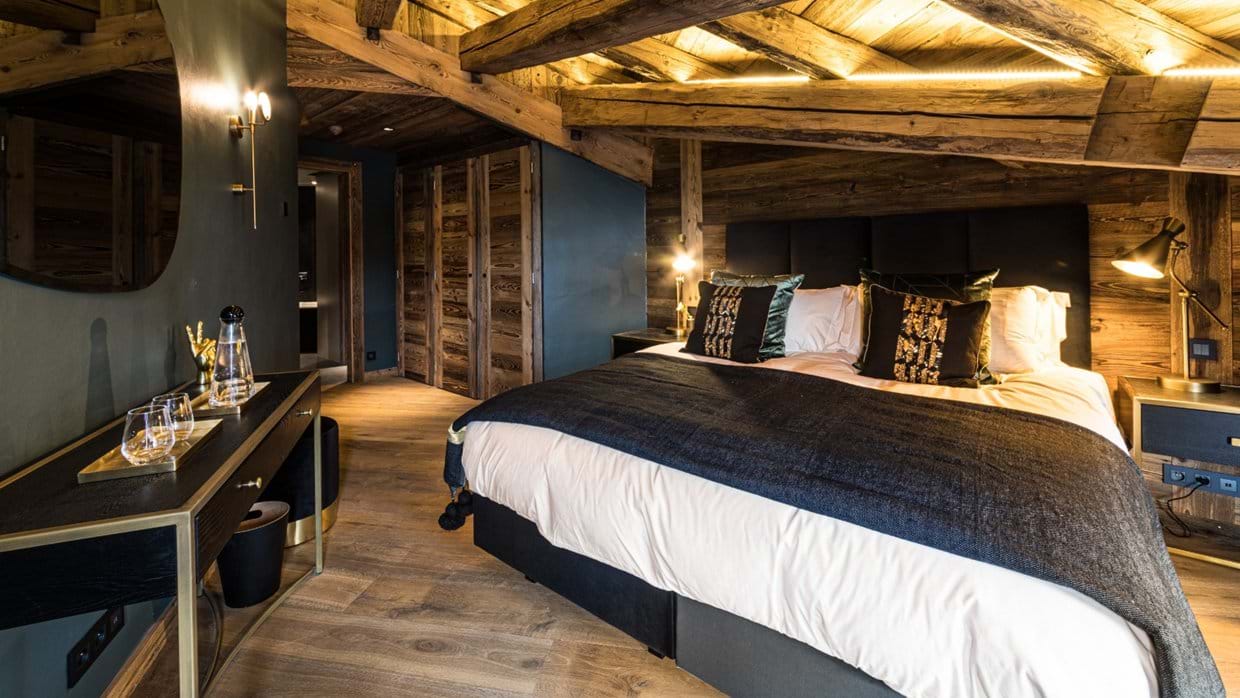 Zems_Lodge_Morzine_Oxford_Ski_Luxury_Chalet_Bedroom_2.jpg