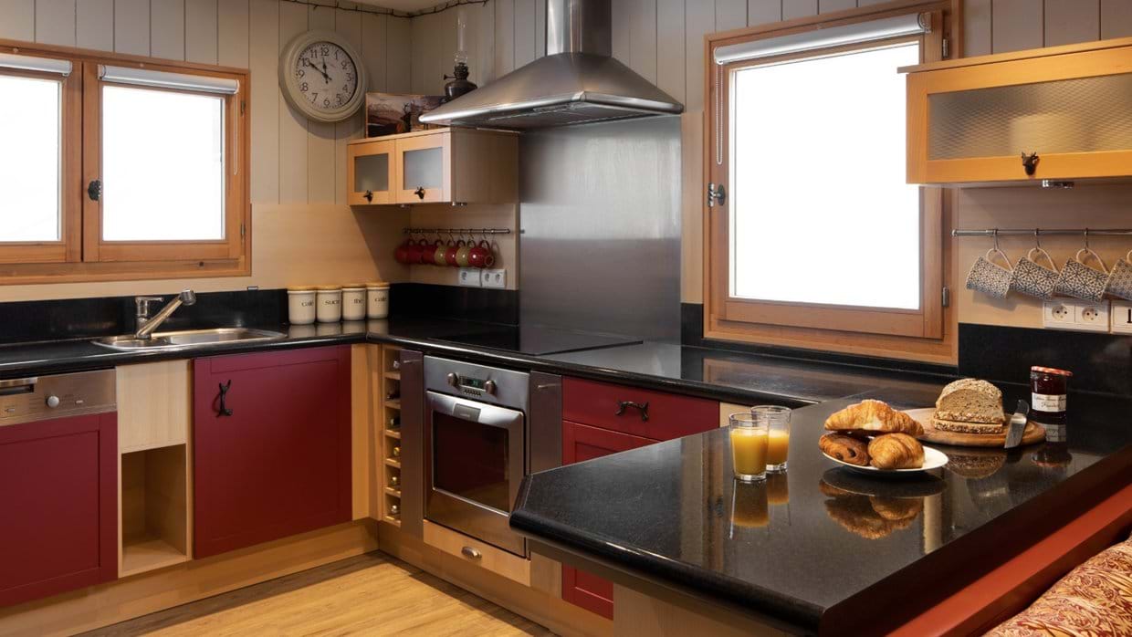Chalet_Fleurie_Oxford_Ski_Luxury_Chalet_Kitchen.jpg