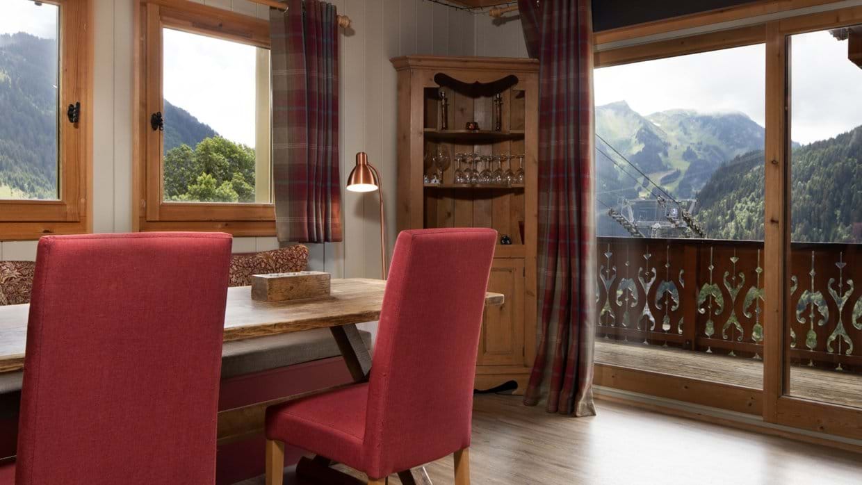 Chalet_Fleurie_Oxford_Ski_Luxury_Chalet_Dining.jpg