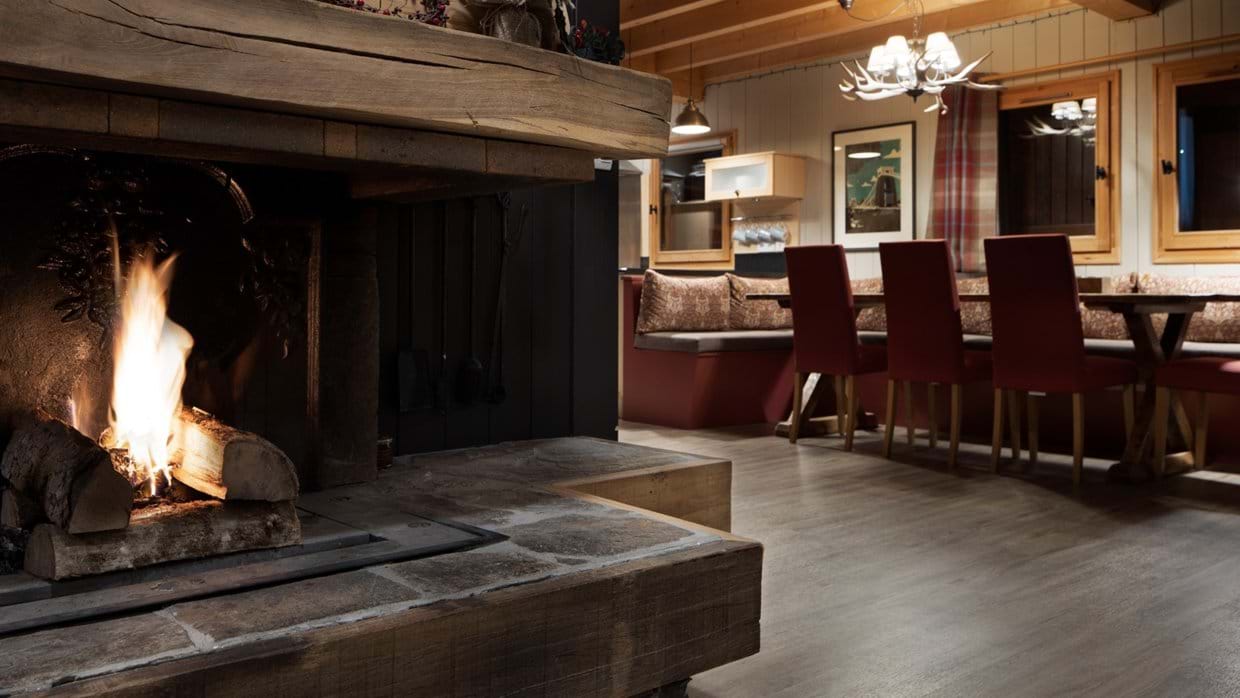 Chalet_Fleurie_Oxford_Ski_Luxury_Chalet_Fire.jpg