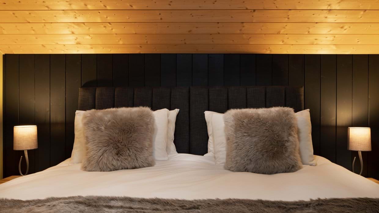 Chalet_Fleurie_Oxford_Ski_Luxury_Chalet_Bedroom_5.jpg