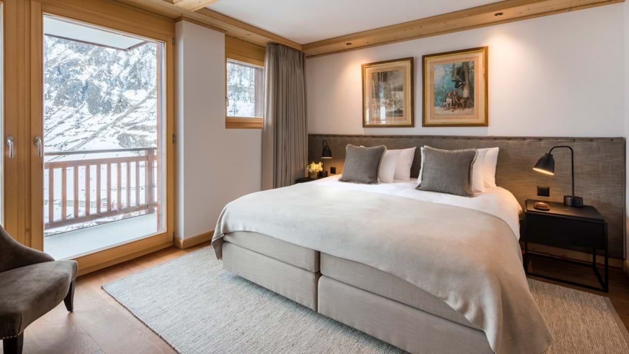 Haus_Leytron_Zermatt_Oxford_Ski_Luxury_Chalet_Bedroom.jpg