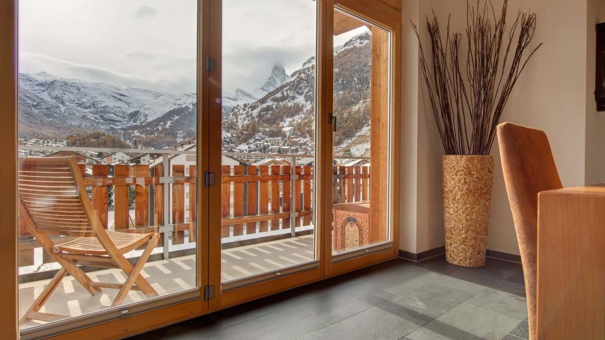 Luxury-ski-chalet-zermatt-chalet-zora-oxford-ski -view.jpg