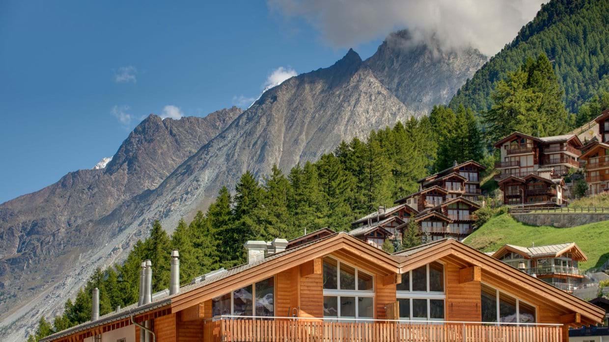 Luxury-ski-chalet-zermatt-chalet-zora-oxford-ski-exterior (2).jpg