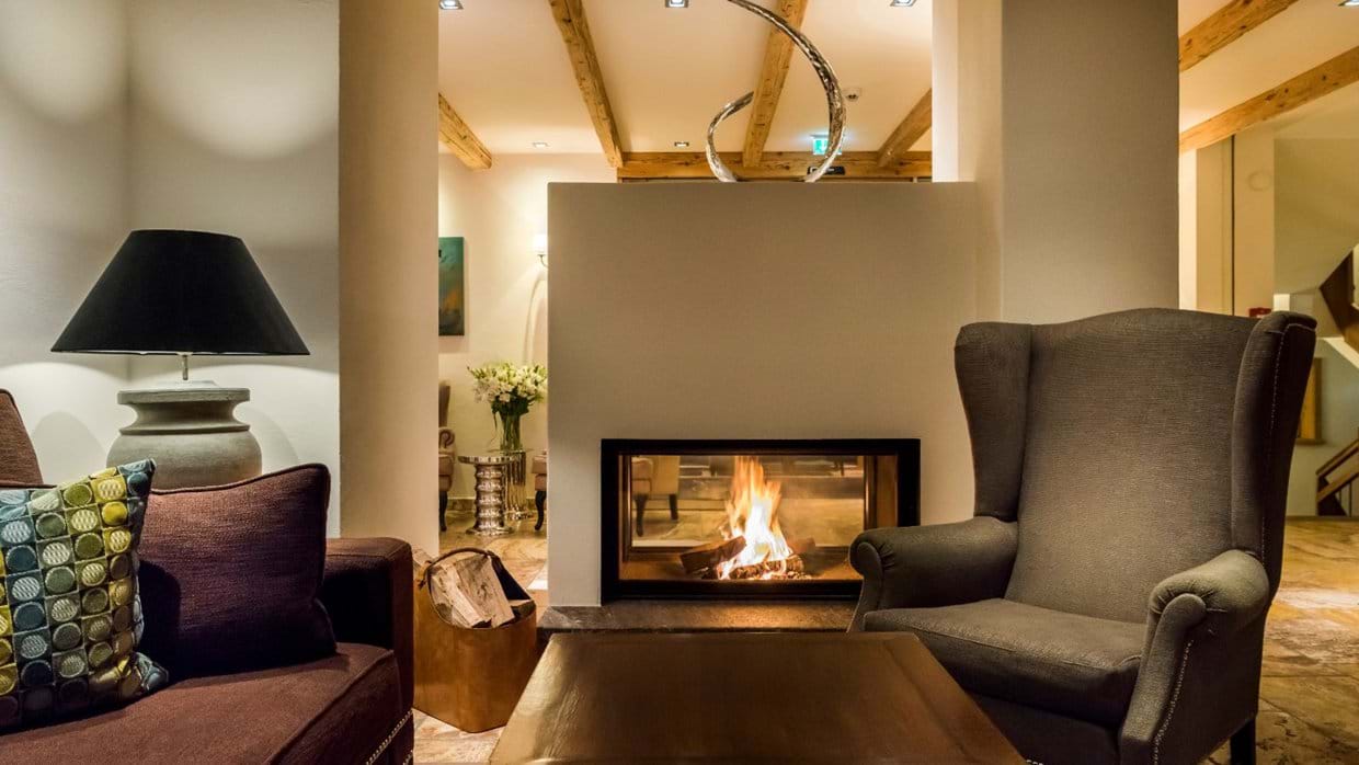 Luxury-ski-hotel-st anton-hotel- tannenhof-oxford-ski-bar (1).jpg