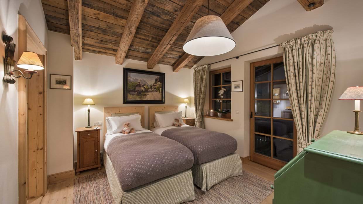 luxury_ski_chalet_antoinette_st_anton_oxford_ski_company (22).jpg