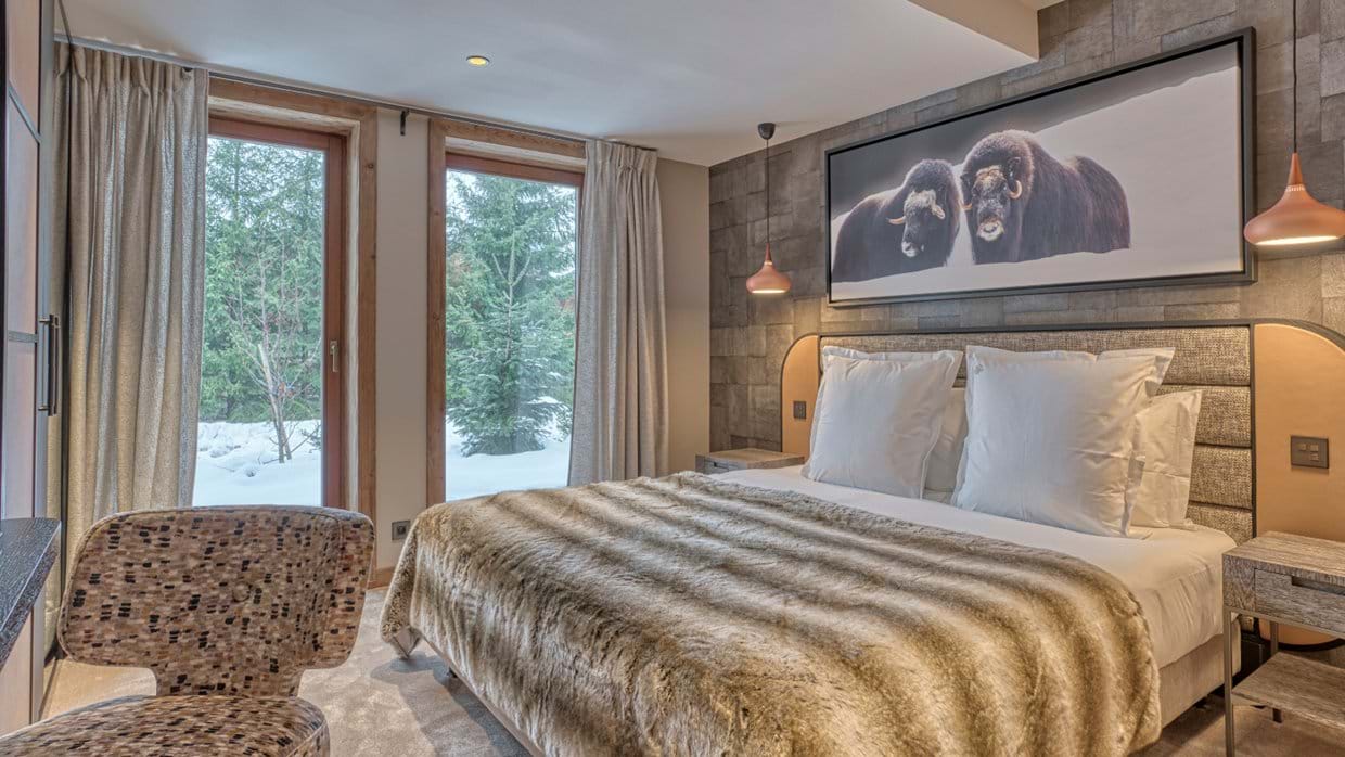 Luxury-Ski-Chalet-Megève-Divinity-Oxford-Ski-Bedroom4.jpg
