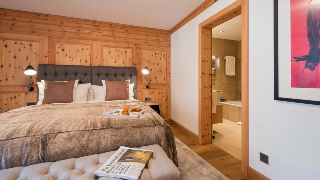 luxury-ski-chalet-zermatt-shalimar-oxford-ski-bedroom (7).jpg