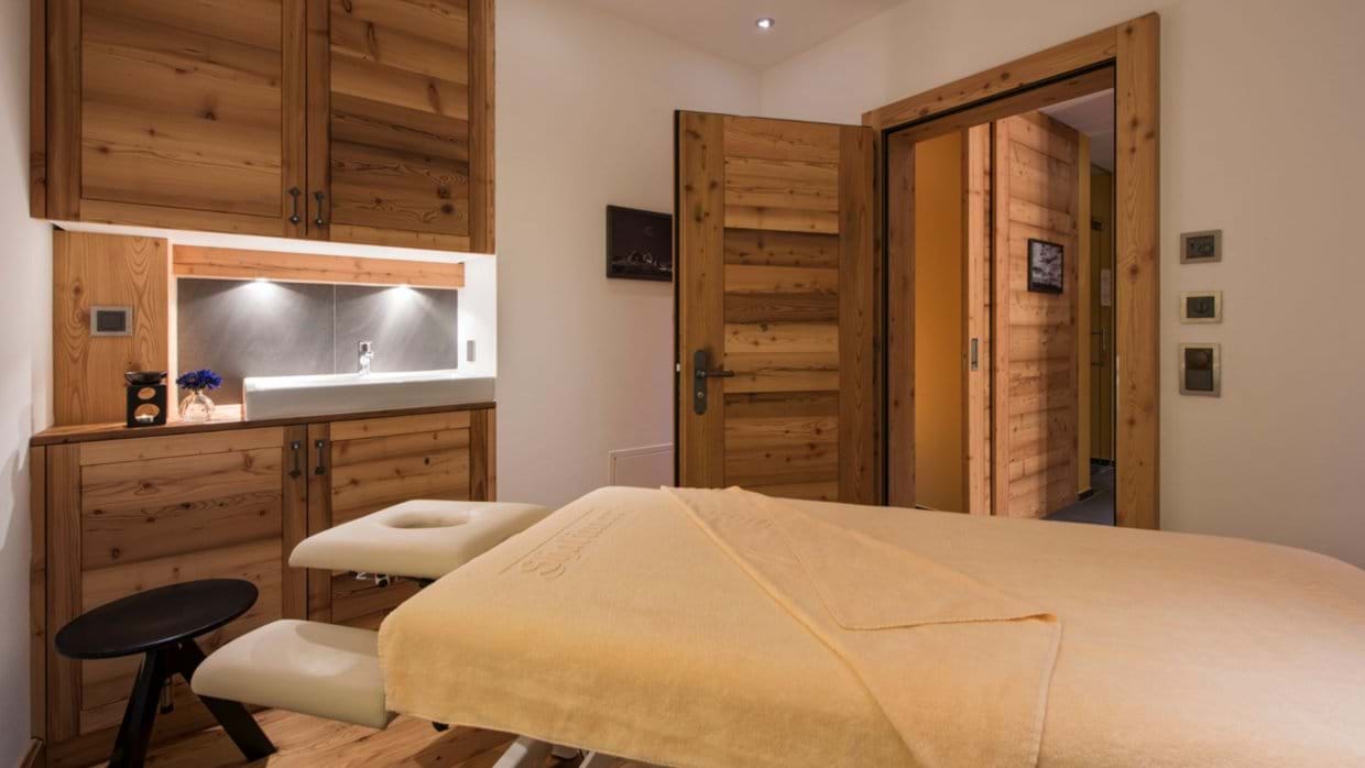 luxury-ski-chalet-zermatt-shalimar-oxford-ski-spa (4).jpg